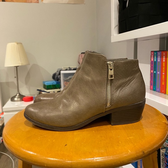 “Call it Spring” (vegan) leather low boots, size 7.5 US women’s - Picture 2 of 6